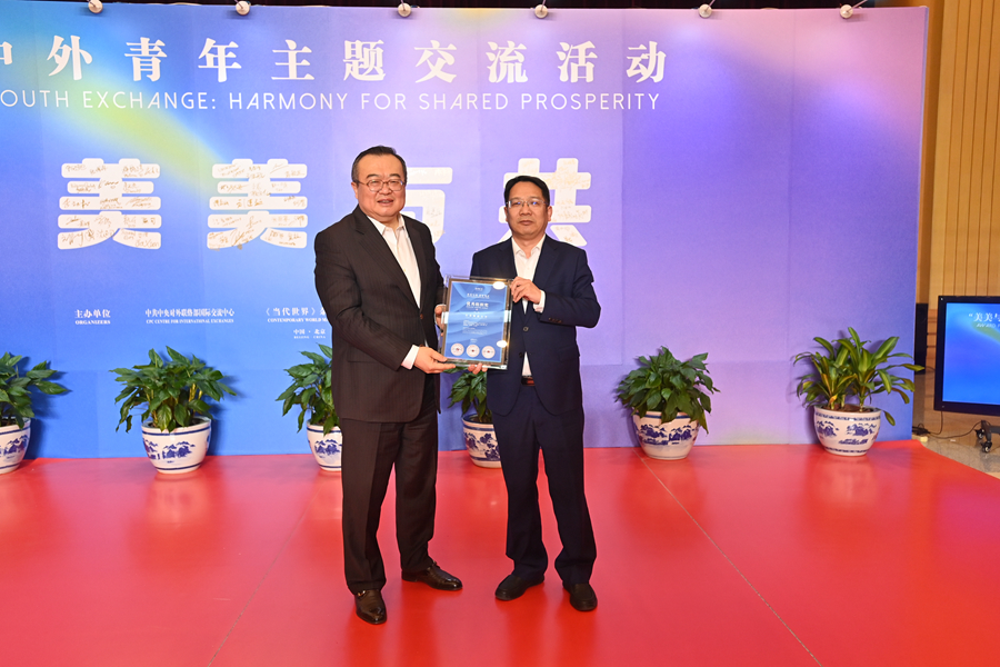 f68707195657edce464942718ea7a0c